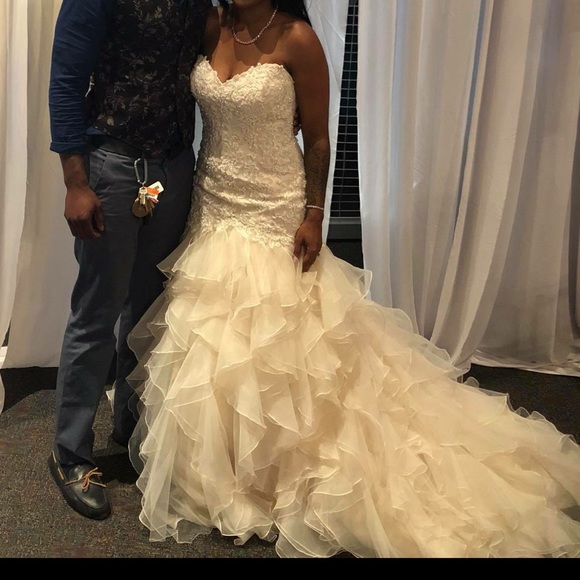 Wedding Gown - Picture 7 of 8